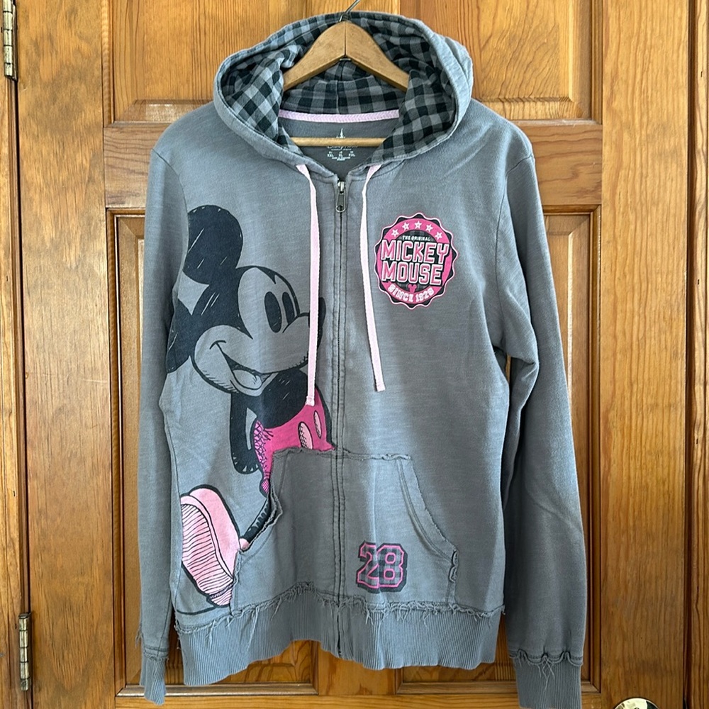 Disney Parks women’s Mickey Mouse sweatshirt. Sz XL.